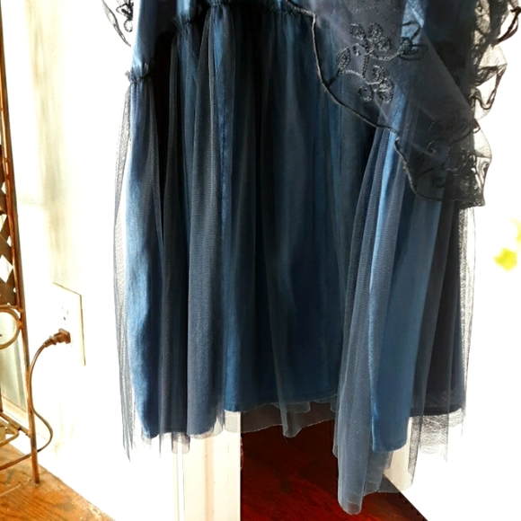 Dress - Picture 9 of 9